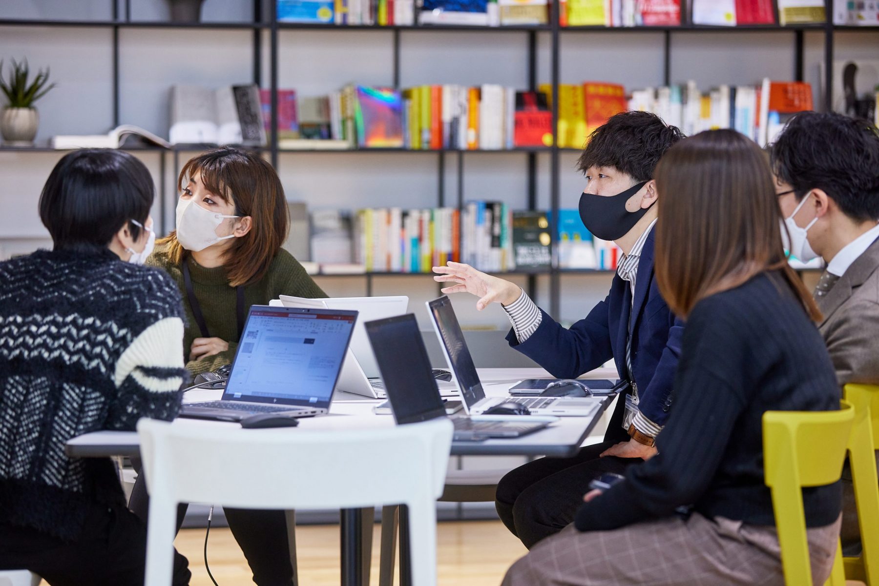 「働く人と働く場所の未来をつくる」。ワークプレイスのプロが新社屋に込めた想い | HOWHERE | 働き方から企業や仕事をみつけるメディア
