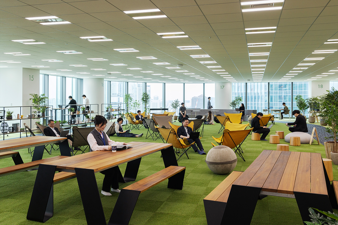 KDDIが高輪の新オフィスに描く、共創とイノベーションの未来 | HOWHERE | 働き方から企業や仕事をみつけるメディア